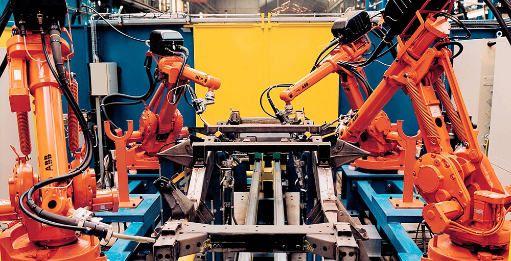 What are the key types of bearings used in industrial robots？